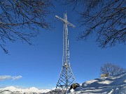 56 Alla croce di vetta del Monte Zucco (1232 m)
